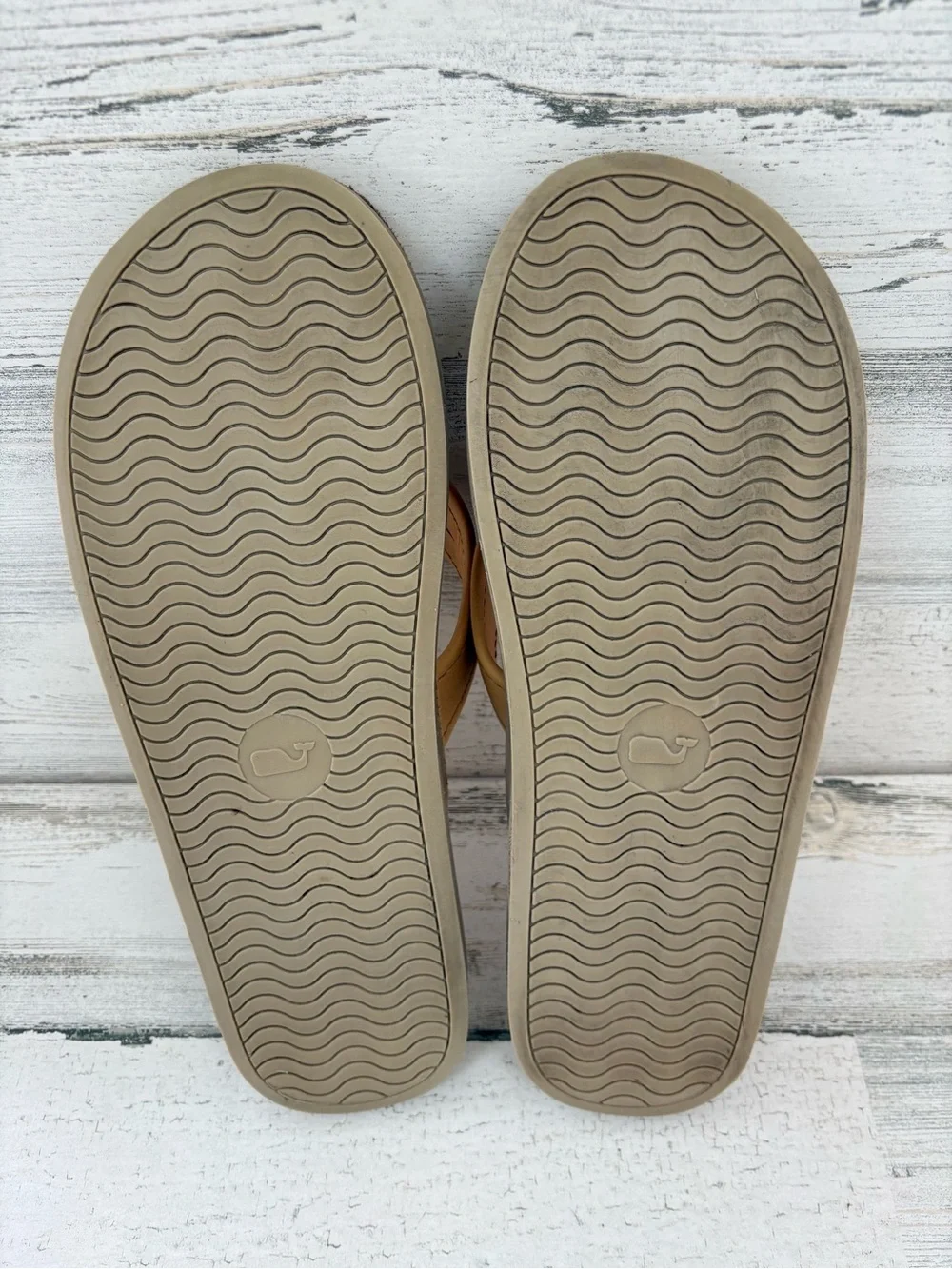 Vineyard Vines Men’s Size 11 Slip On Flip Flop Thong Sandals In Natural Tan
